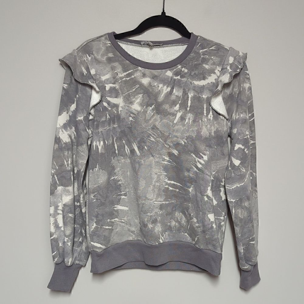 Marled Gray and White Sweatshirt